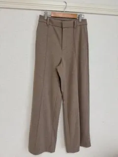 ベージュ ワイドパンツ