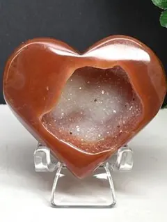 天然石　カーネリアン　ジオード　ハート　カービング　台座付き⭐️1934