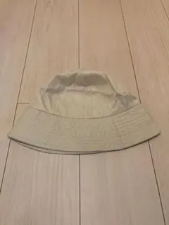 ベージュ バケットハットのサムネイル