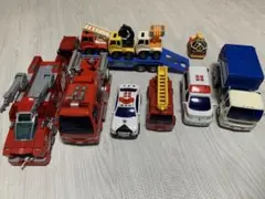 緊急車両とトミカハイパーレスキューと工事車両などいろいろセット