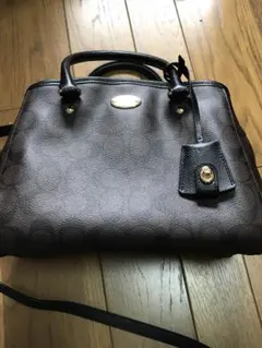 コーチのハンドバッグです。