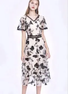 【新品】ラスト１点❣️蝶柄　メッシュレースワンピース　新作インポート✨S