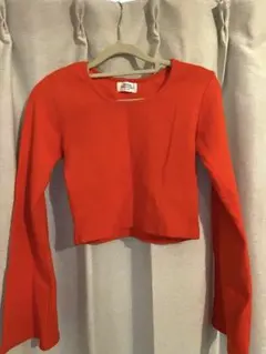 Attitude Makes style! オレンジ クロップド長袖