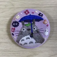 ジブリ　トトロ　刺繍缶バッジ