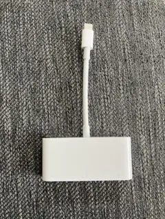 Apple純正　USB-C to VGA Adapter