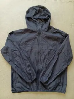 ユニクロ　ポケッタブルUVカットパーカ/3Dカット　69ネイビー　XLサイズ