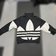 old adidasナイロンジャケット