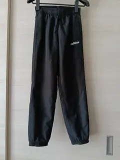 adidas ナイロン　パンツ　ジャージ 140