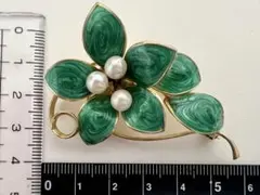 花モチーフ ブローチ エナメル 緑