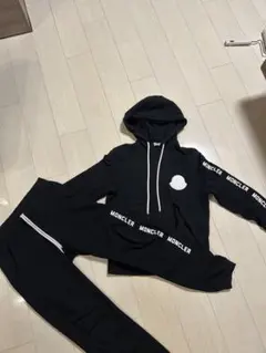 MONCLERモンクレール　ホワイトワッペン　ブラック　セットアップ