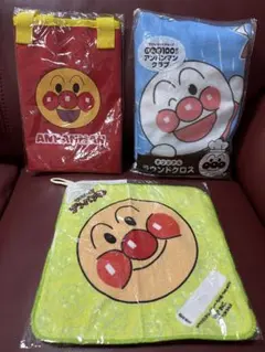新品！アンパンマン　3点セット　ラウンドクロス　バッグ　ループ付きハンドタオルのサムネイル