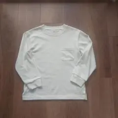 長袖Tシャツ　白　１２０センチ