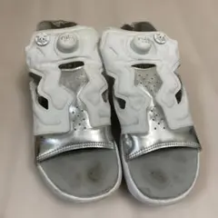 リーボック　ポンプフューリー　白　サンダル