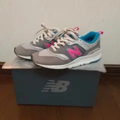 New Balance 997H スニーカー グレー/ピンク/青 23.5
