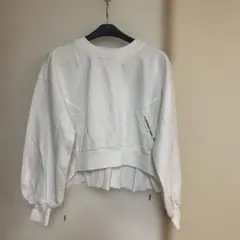 DIESELバックフリルショート丈トレーナー