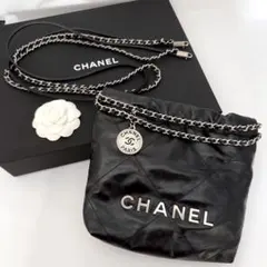 CHANEL22 ミニ ハンドバッグ ブラック×シルバーのサムネイル
