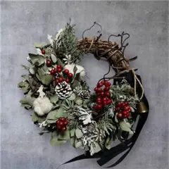 Xmasドライフラワー針葉樹 大きめハーフリース ベル付き 28〜30cm