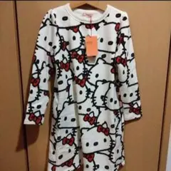 Hello Kitty 総柄レア　ハローキティ　OJICO　コラボ　ワンピースのサムネイル