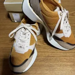 新品　MICHAEL KORSスニーカーのサムネイル
