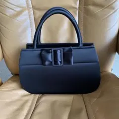 ブラックフォーマルのハンドバッグ