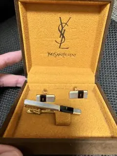 Yves Saint Laurent ネクタイピン　カフスセット