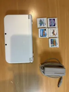 ニンテンドー3DS LL ホワイト ゲームカード5枚付き