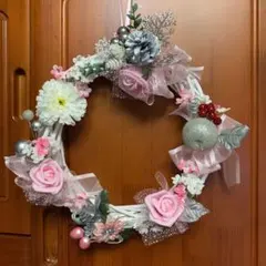白とピンクのクリスマスリース