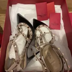 VALENTINO スタッズ付きハイヒール