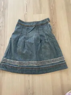 デニムプリーツスカート 装飾付き