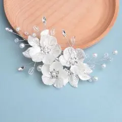 ヘッドドレス　結婚式　パーティー　発表会　白　花　パール　アクセサリー　髪飾り