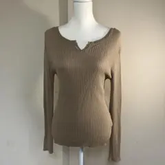 アーバンリサーチ ベージュ リブ編み Vネック セーター　Lサイズ