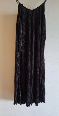 黒 プリーツ ロングスカート