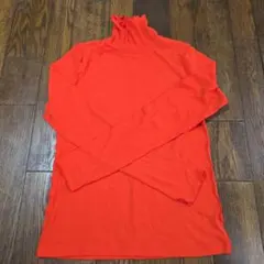 GU オレンジ タートルネック Mサイズ