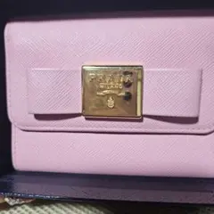 PRADA ピンク 三つ折り財布