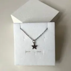 星型ネックレス　スター　シルバー　チェーン