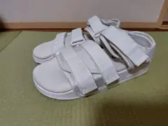 アディダスオリジナルス アディレッタ サンダル 白 24.5cm