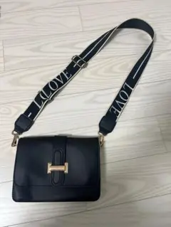 ショルダーバッグ ブラック ゴールド金具