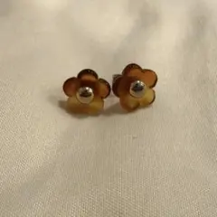 マリークワント　ピアス　小ぶり　花