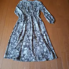 ボタニカルロングワンピース 長袖 グレー系