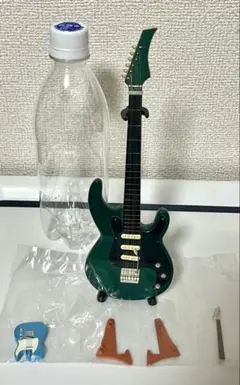 ミニチュアギター フィギュア 2点（ストラトキャスター ＆ テレキャスター）
