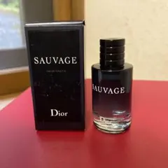 Dior SAUVAGE ソヴァージュ オードゥ トワレのサムネイル