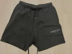 初期 レア FOG Fear of God Essentials カーゴショーツ - メルカリ
