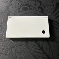 Nintendo DSi 本体 ホワイト リズム天国ゴールド ソフト付き
