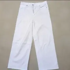 【極美品】UNIQLOホワイトストレートデニム アンクル丈 25インチ