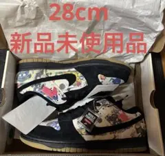 Supreme × Nike SB Dunk 
