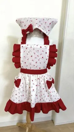 ハンドメイド　苺フリルエプロン　子供110-120