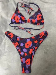 水着　ビキニ　スィームスーツ　ストリップ　フラワー柄　花　紫　ピンク　赤