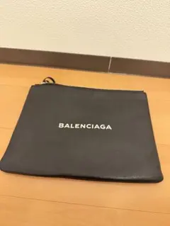 BALENCIAGA ロゴ ストラップ クラッチバッグ エブリデイ ブラック 