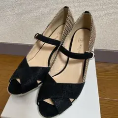 パンプス 黒 サンダルのサムネイル