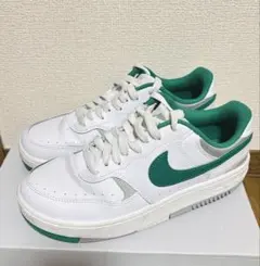 NIKE ホワイト/グリーン スニーカー